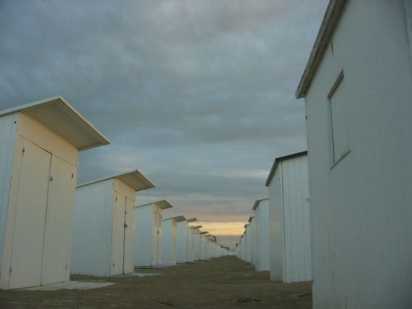 2005-06-03d Beach Huts.JPG