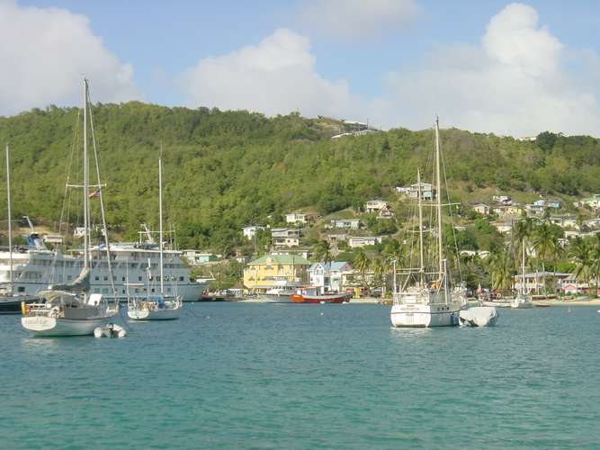 286 Large, but tranquil Bequia harbour